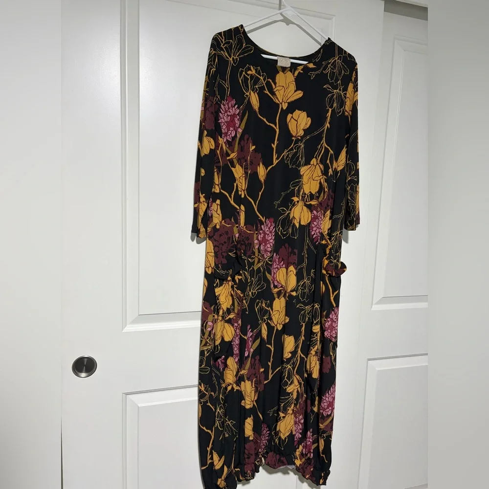 FOR BRIANA 💖 -Zadie B’s Floral Black and Gold Women's Bubble Dress - Picture 1 of 11